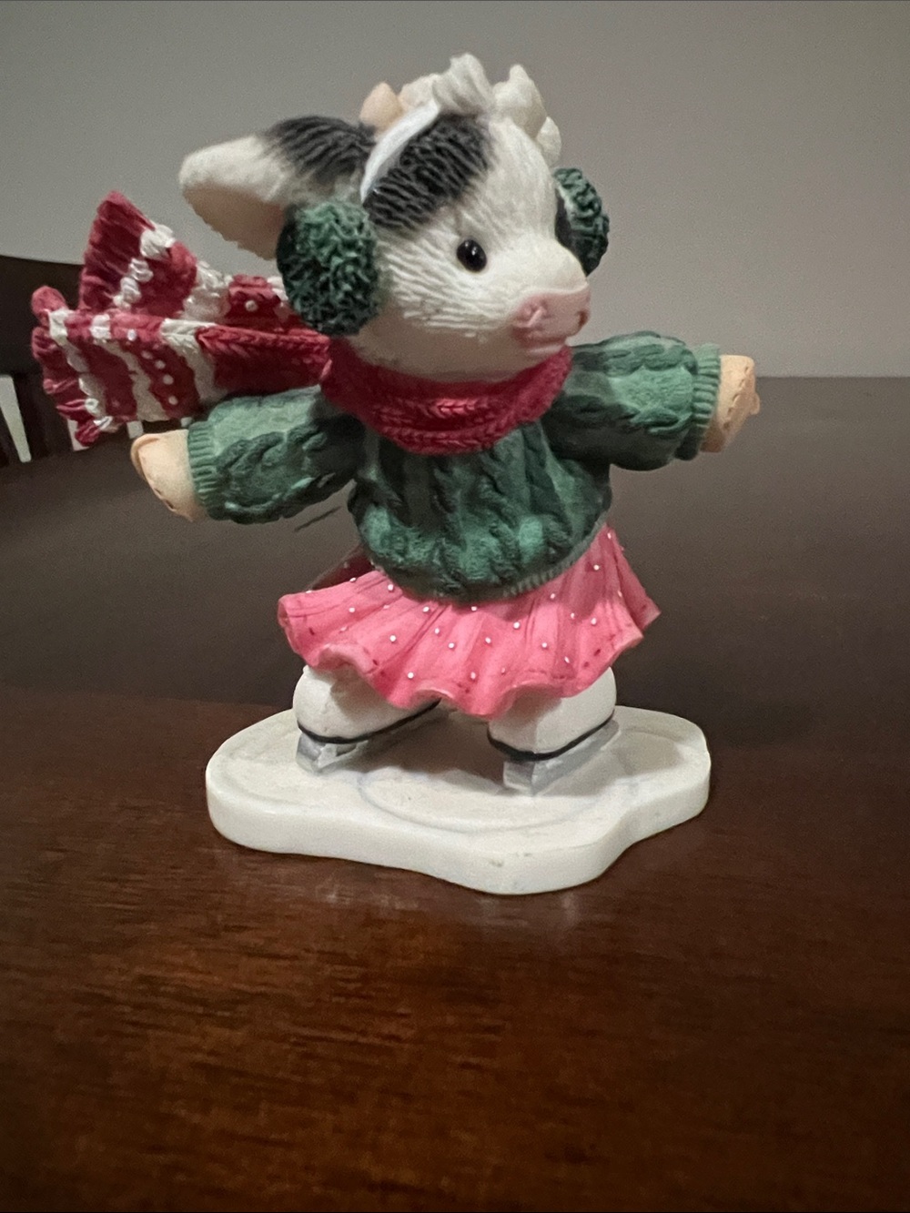 Mary’s Moo Moos Winter Skate Figurine in Green and Pink- Collectable
